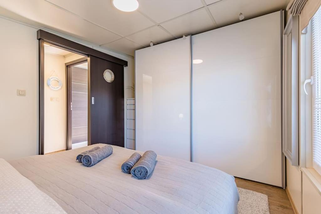 Ocarujuci Houseboat Na Dunaji Bratislava Dış mekan fotoğraf