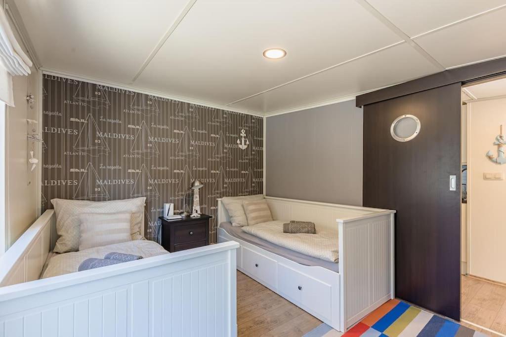 Ocarujuci Houseboat Na Dunaji Bratislava Dış mekan fotoğraf