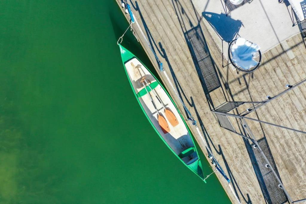Ocarujuci Houseboat Na Dunaji Bratislava Dış mekan fotoğraf