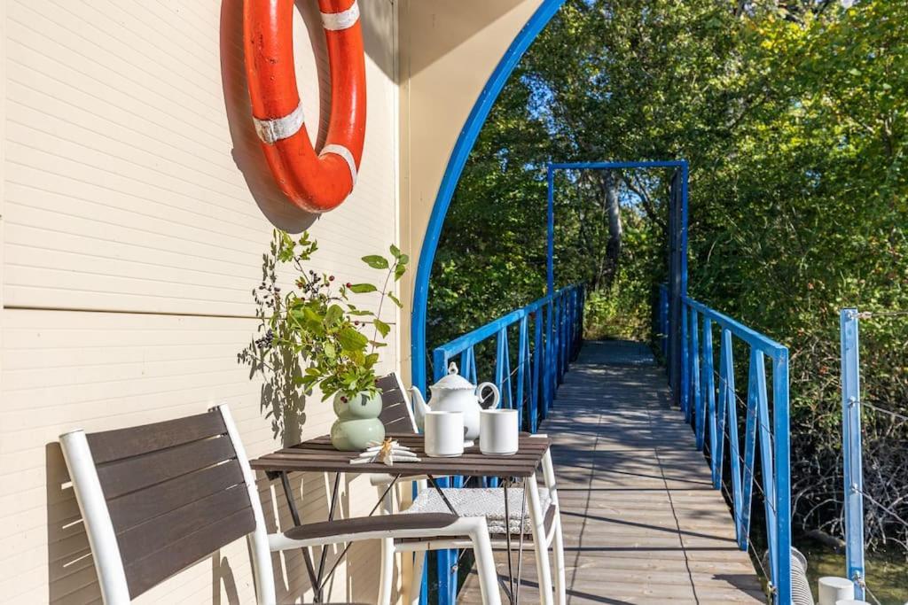 Ocarujuci Houseboat Na Dunaji Bratislava Dış mekan fotoğraf